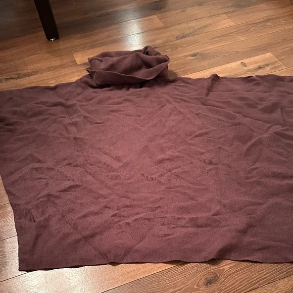 ZARA Asymmetric cape. Small. Turtleneck. - Picture 3 of 8